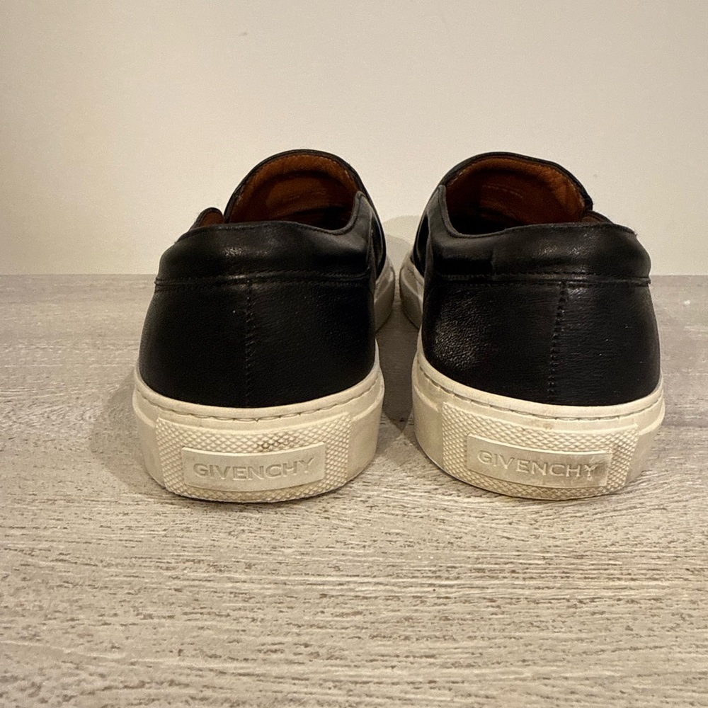 Givenchy Rotweiller Black Slip-Ons - Picture 5 of 6